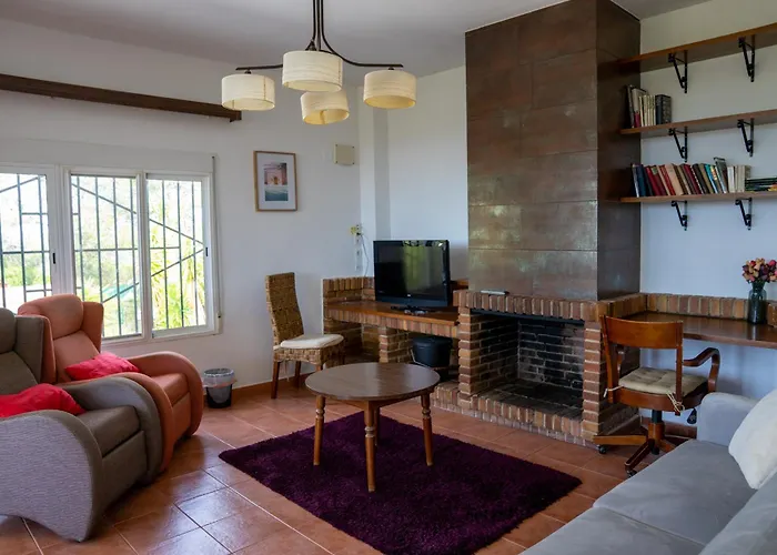 Beautiful With Huge Private Pool And Vineyard View