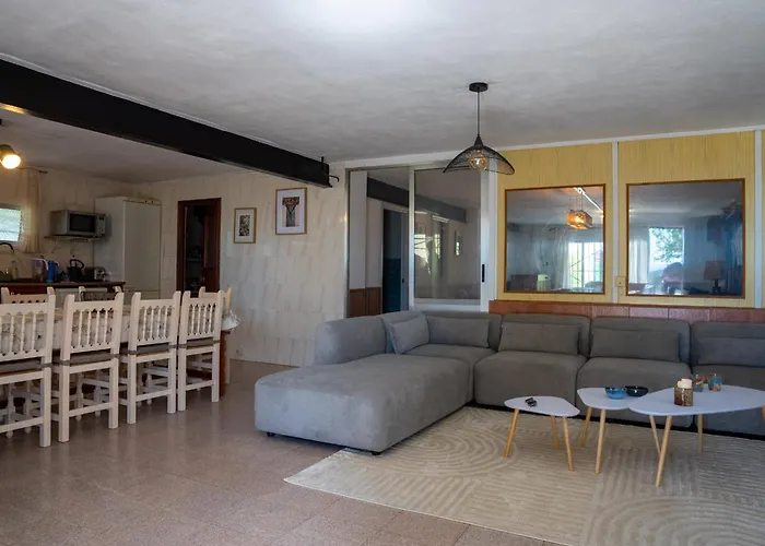 Beautiful With Huge Private Pool And Vineyard View Villa