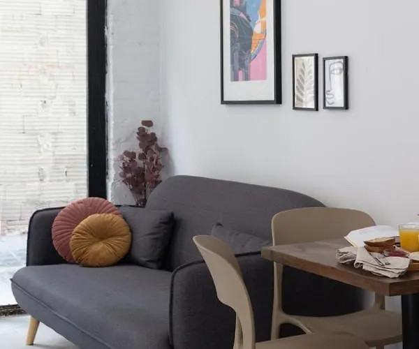 아파트 Vlc Host - J.j Sister