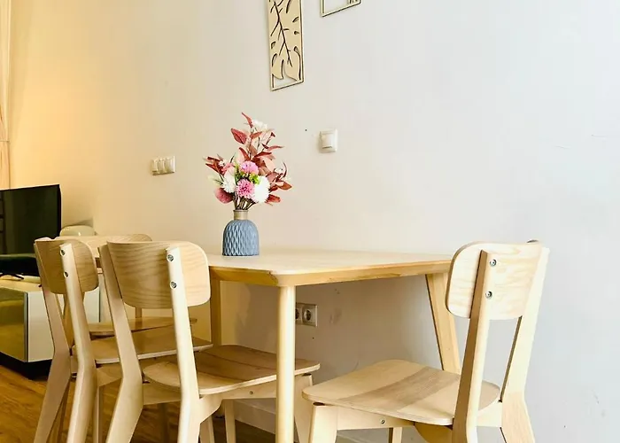 Relaxing Beachside Cabanyal Loft Apartment *