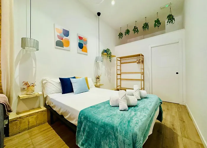 Relaxing Beachside Cabanyal Loft Apartment Valencia