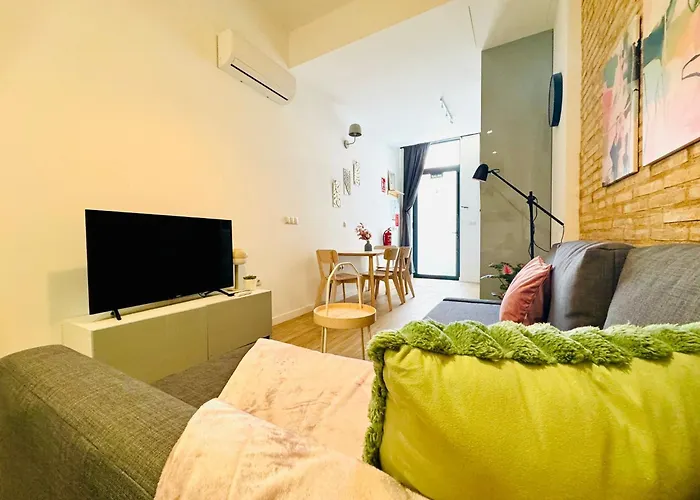 Relaxing Beachside Cabanyal Loft Apartment