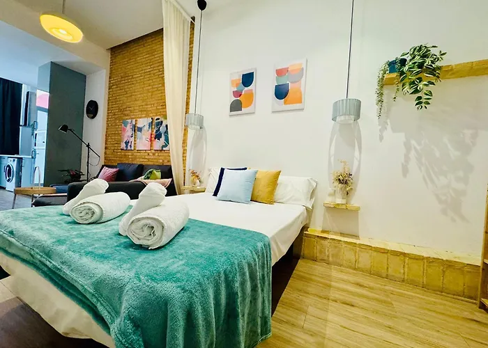 Relaxing Beachside Cabanyal Loft Apartment *