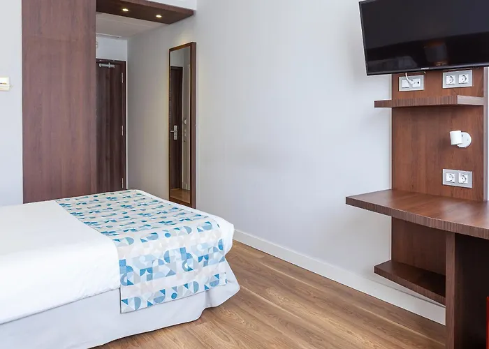 Olympia Universidades Hotel 3*