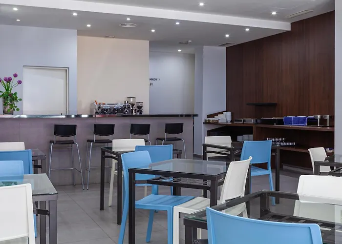 Hotel Olympia Universidades 3*