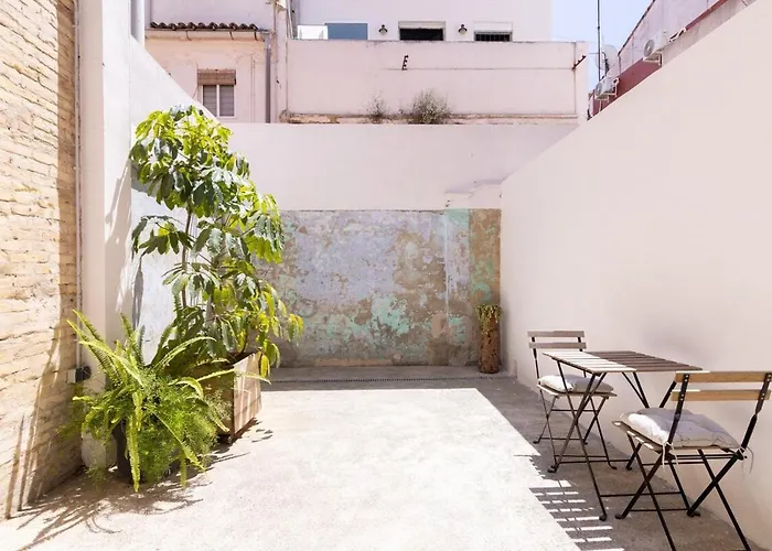 Apartamento2 4 Huespedes Con Patio Y Ducha Exterior * Βαλένθια