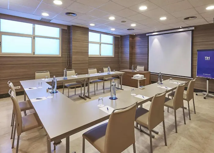 إن إتش سنتر فندق