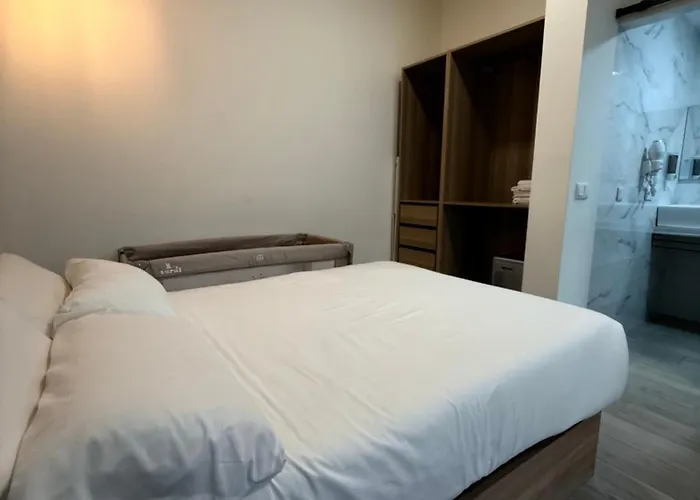 Ciudad De Artes Y Ciencias Apartahotel 4*