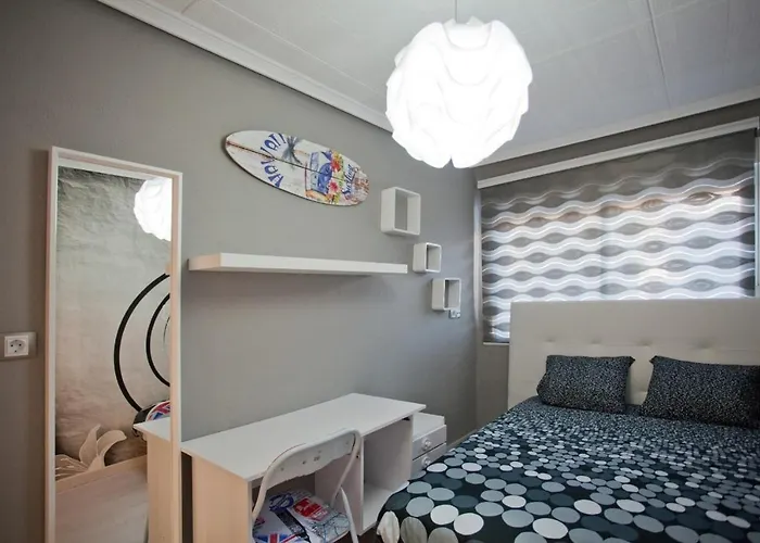 شقة 4-bed Sleeps 7 Free Parking فالنسيا