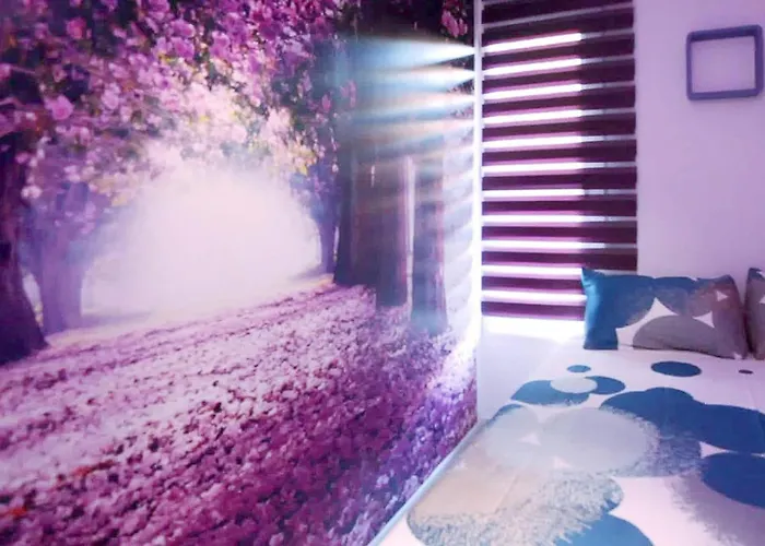 4-bed Sleeps 7 Free Parking فالنسيا