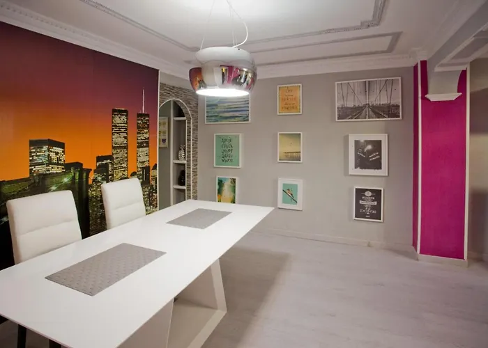 شقة 4-bed Sleeps 7 Free Parking *