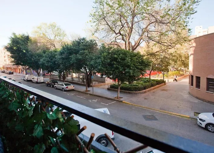 4-bed Sleeps 7 Free Parking شقة