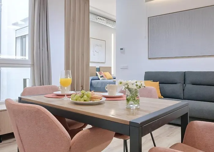 Ciutat Vella Modern 아파트 *