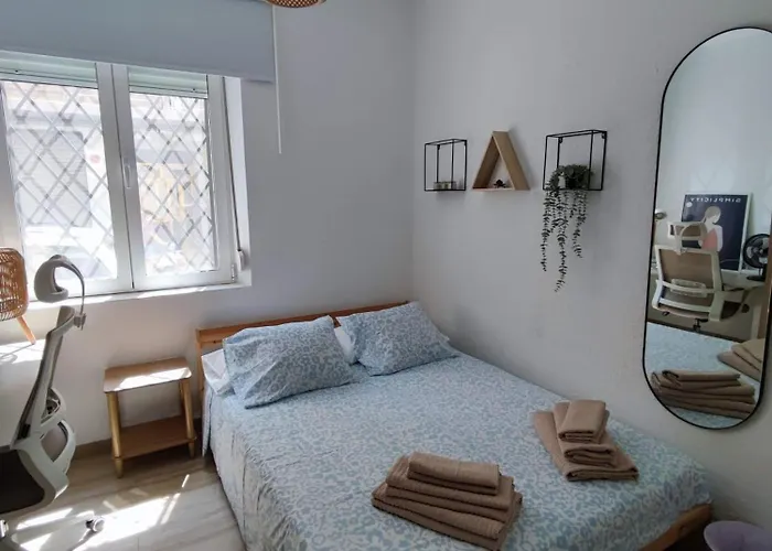 Al Lado De La Playa Malvarrosa * Βαλένθια