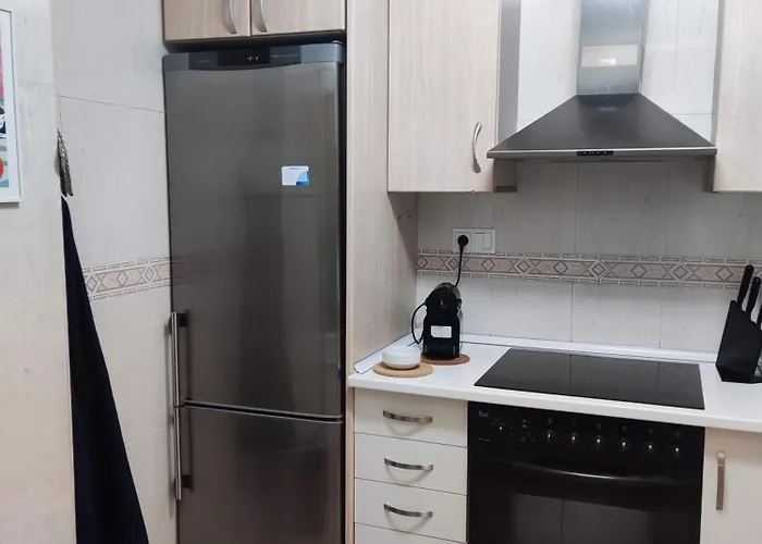 Al Lado De La Playa Malvarrosa * فالنسيا