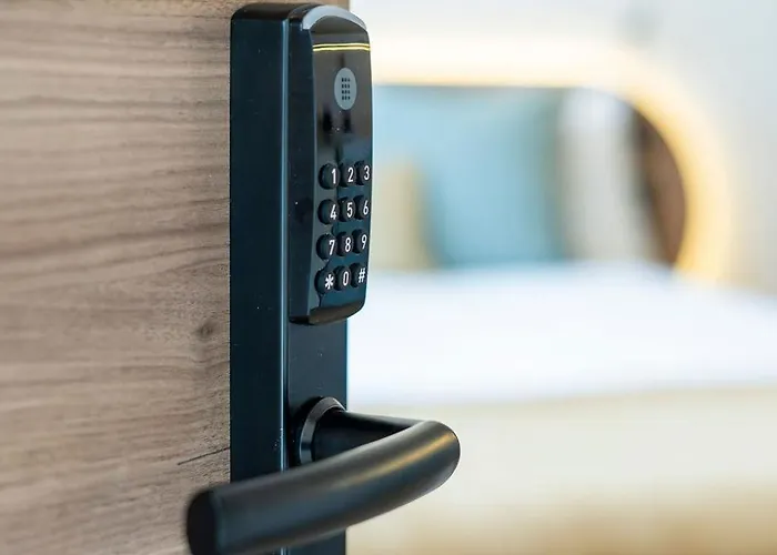 فندق مبيت وإفطار Nomad Haux Puerto 4*