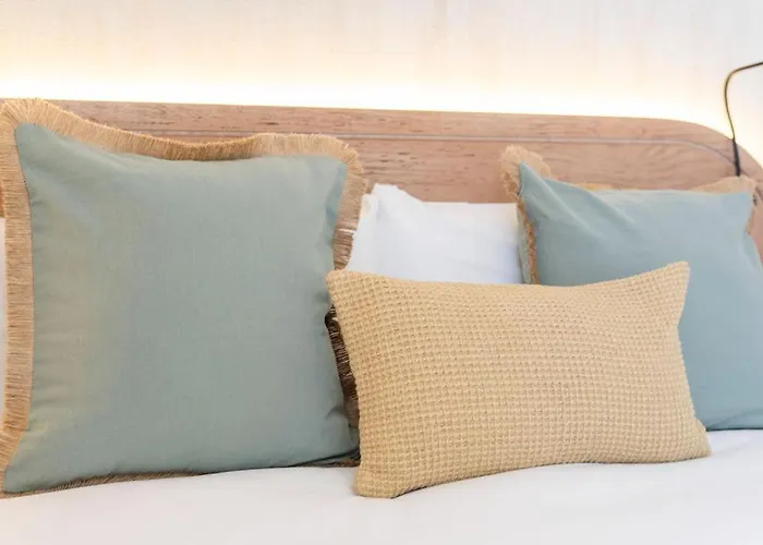 Bed & Breakfast Nomad Haux Puerto Valencia