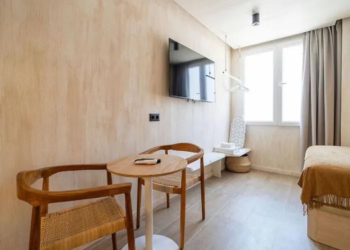 Nomad Haux Puerto فندق مبيت وإفطار فالنسيا