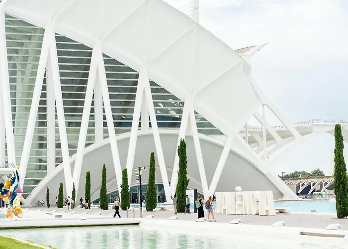Ciudad De Artes Y Ciencias 4*