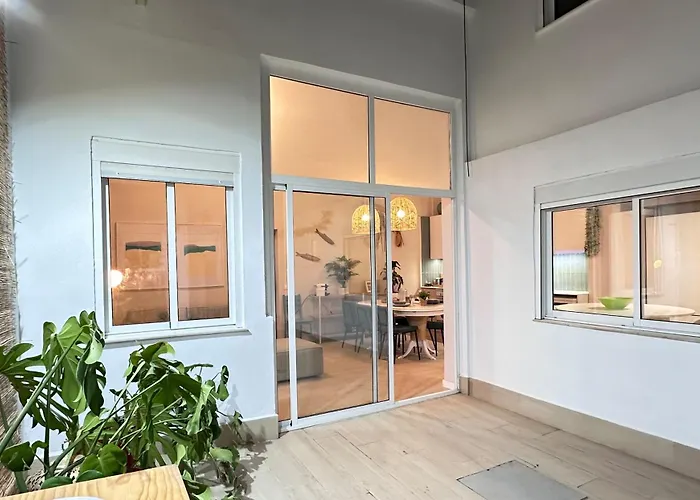 Ecocasa 12pax Perfecta Grupos, Reforma Lujo, Junto Parada Metrovalencia, Cerca Centro Valencia Y Playa, Lavadora, Secadora Equipamiento Total *