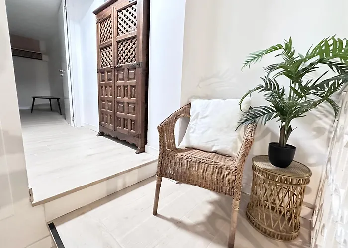 Ecocasa 12pax Perfecta Grupos, Reforma Lujo, Junto Parada Metrovalencia, Cerca Centro Valencia Y Playa, Lavadora, Secadora Equipamiento Total *