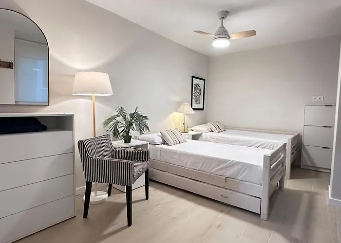 Ecocasa 12pax Perfecta Grupos, Reforma Lujo, Junto Parada Metrovalencia, Cerca Centro Valencia Y Playa, Lavadora, Secadora Equipamiento Total *