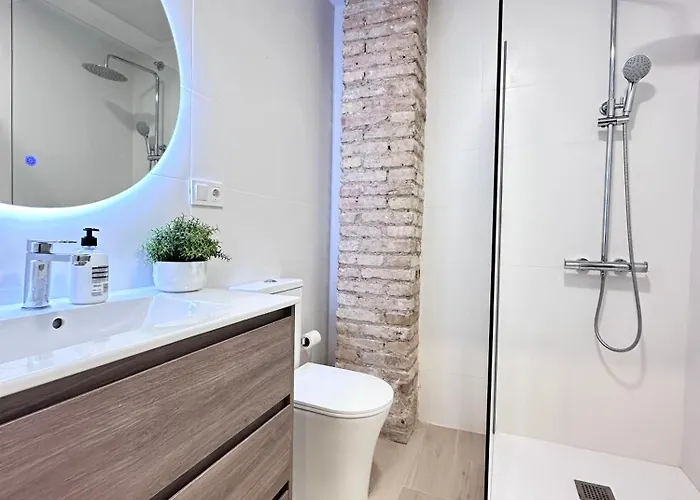 Ecocasa 12pax Perfecta Grupos, Reforma Lujo, Junto Parada Metrovalencia, Cerca Centro Valencia Y Playa, Lavadora, Secadora Equipamiento Total * Burjassot