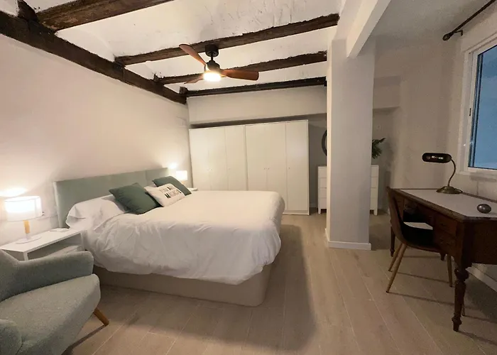 Ecocasa 12pax Perfecta Grupos, Reforma Lujo, Junto Parada Metrovalencia, Cerca Centro Valencia Y Playa, Lavadora, Secadora Equipamiento Total * Burjassot