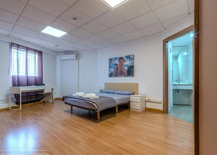 Πανσιόν Suites Rooms Valencia 2*