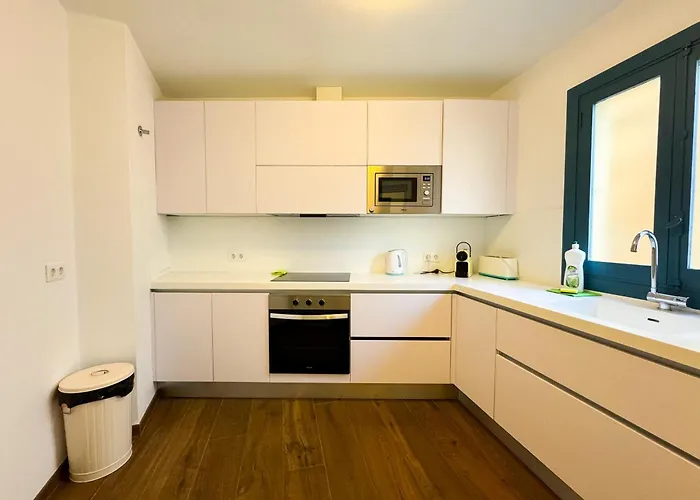 Bonito Justo Junto A La Torre De Quart شقة