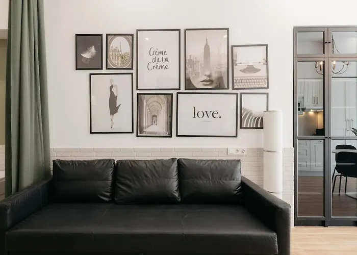 New! Comfort And Style Steps From Everything شقة *