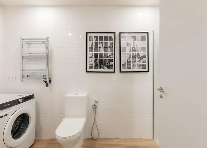 New! Comfort And Style Steps From Everything