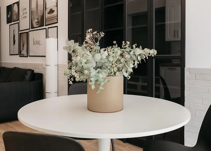 New! Comfort And Style Steps From Everything شقة *