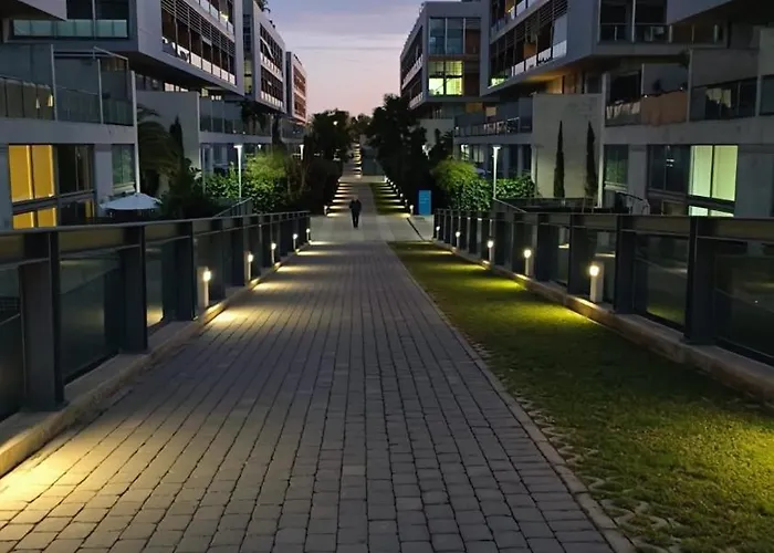 Loft Con Jacuzzi Y Piscina *