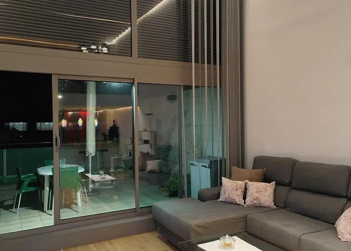 Loft Con Jacuzzi Y Piscina *