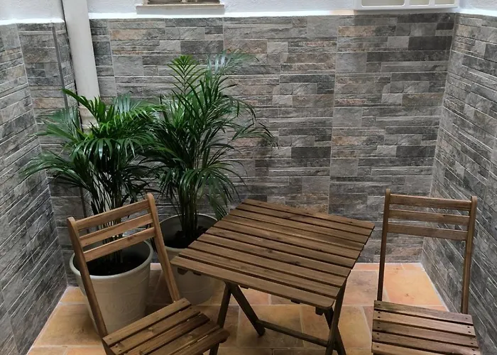 Next To The Marina De *