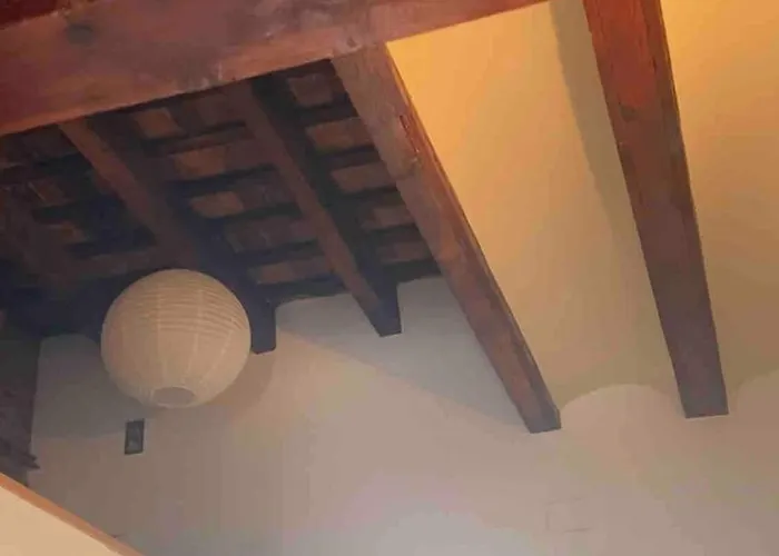 Bright, Charming,in The Historic Center 아파트 *