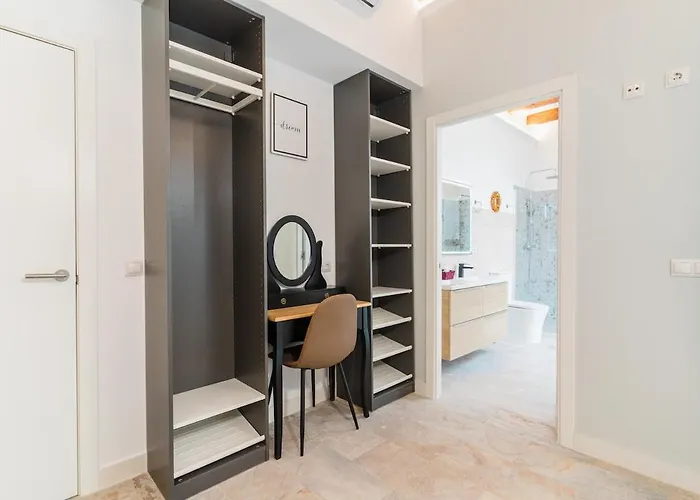 Visitacion Pool House *