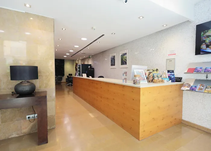 & Co. Quart Boutique