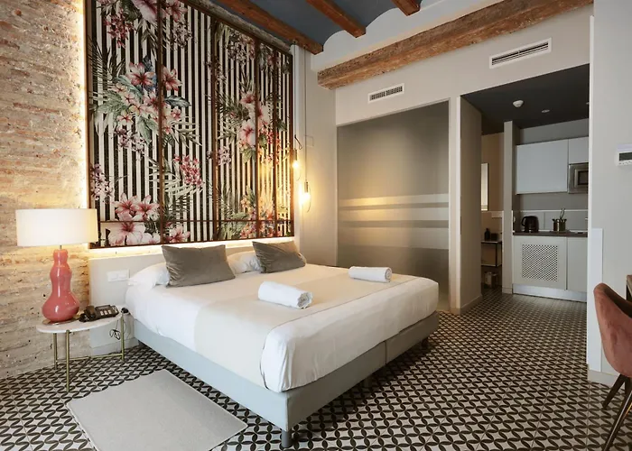 & Co. Quart Boutique 3*