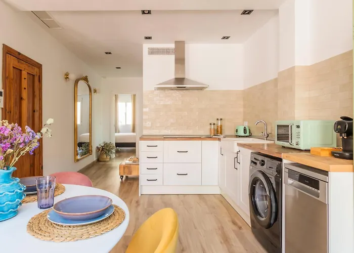 Luxury New 10 Min Walk To The Beach, Late Checkout *