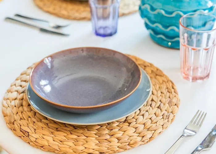 Luxury New 10 Min Walk To The Beach, Late Checkout Apartment Valencia