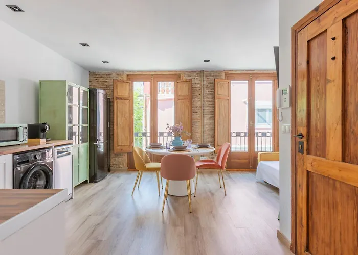 Apartment Luxury New 10 Min Walk To The Beach, Late Checkout