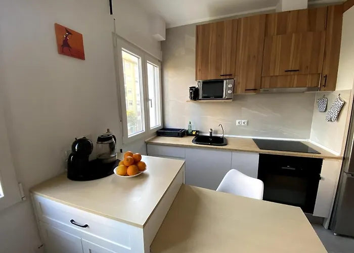 Bright & Quiet Close To