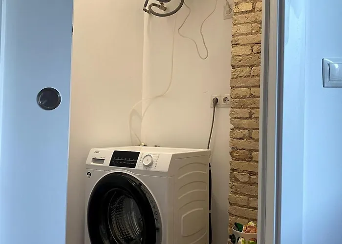 Bright & Quiet Close To Appartement *