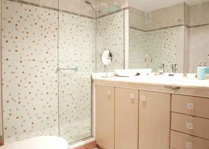 L'umbracle Views דירה