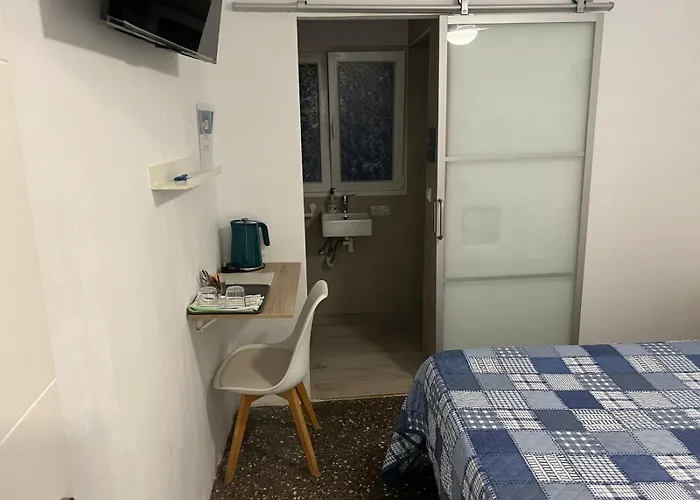 Center Of The * فالنسيا