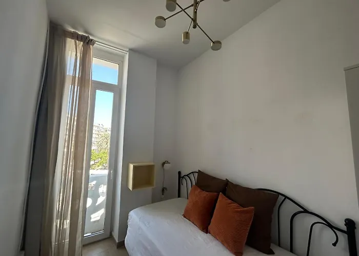 Amazinn Places Valencia Marina Real 3* فالنسيا