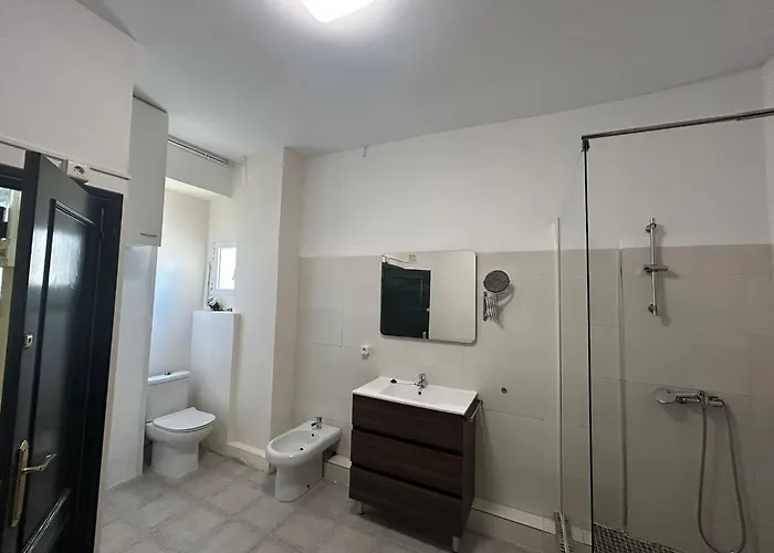 Amazinn Places Valencia Marina Real 3* فالنسيا