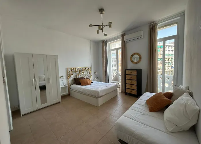 Amazinn Places Valencia Marina Real 3*